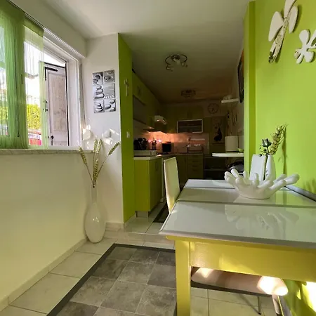 Kuca Za Odmor Ambra / Centar Crikvenice Holiday home Crikvenica